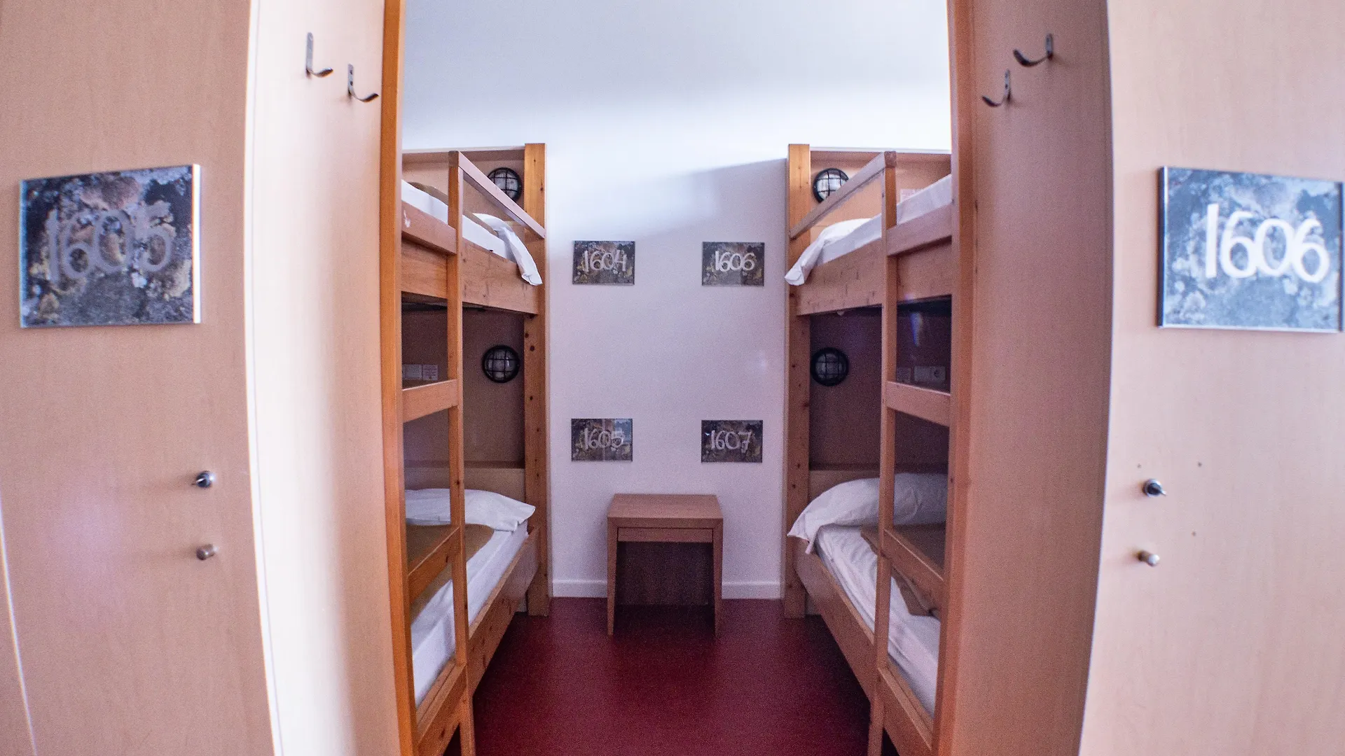 Inout Hostel La Floresta Pearson