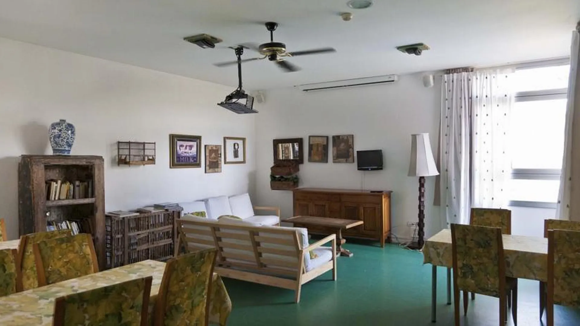Inout Hostel La Floresta Pearson Spain