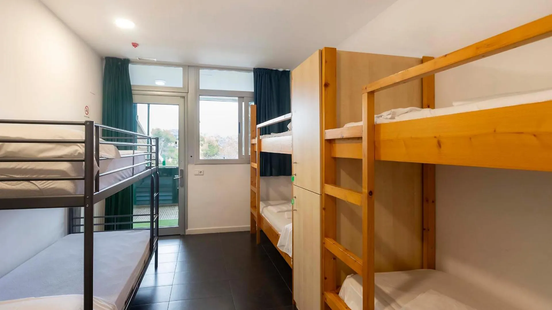Inout Hostel La Floresta Pearson Spain