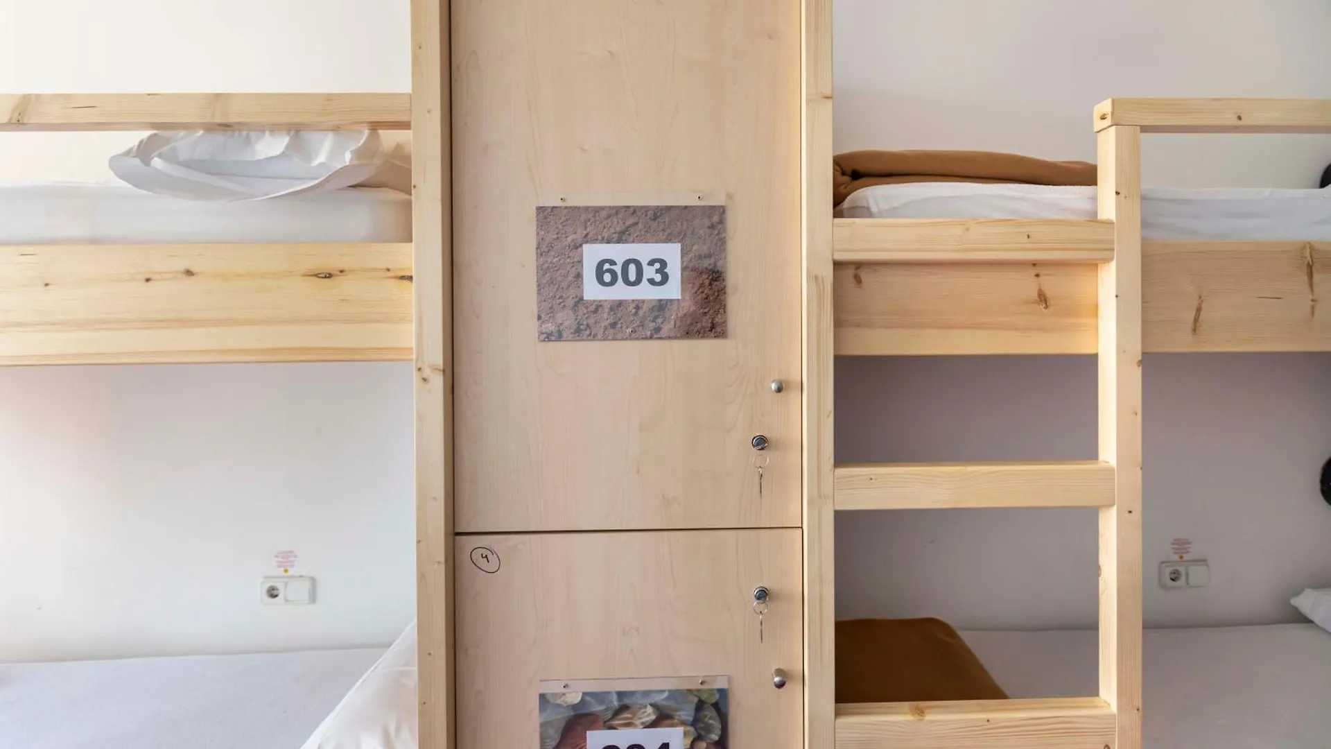 Inout Hostel La Floresta Pearson