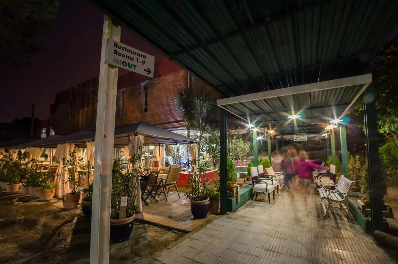 Inout Hostel La Floresta Pearson 0*,